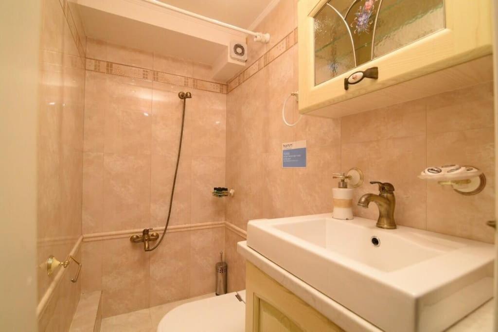 Piraeus Oasis Jacuzzi & Sauna 3Rd & 4Th Floor Apartment Luaran gambar