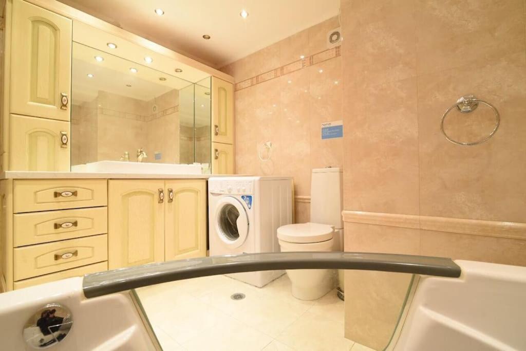 Piraeus Oasis Jacuzzi & Sauna 3Rd & 4Th Floor Apartment Luaran gambar